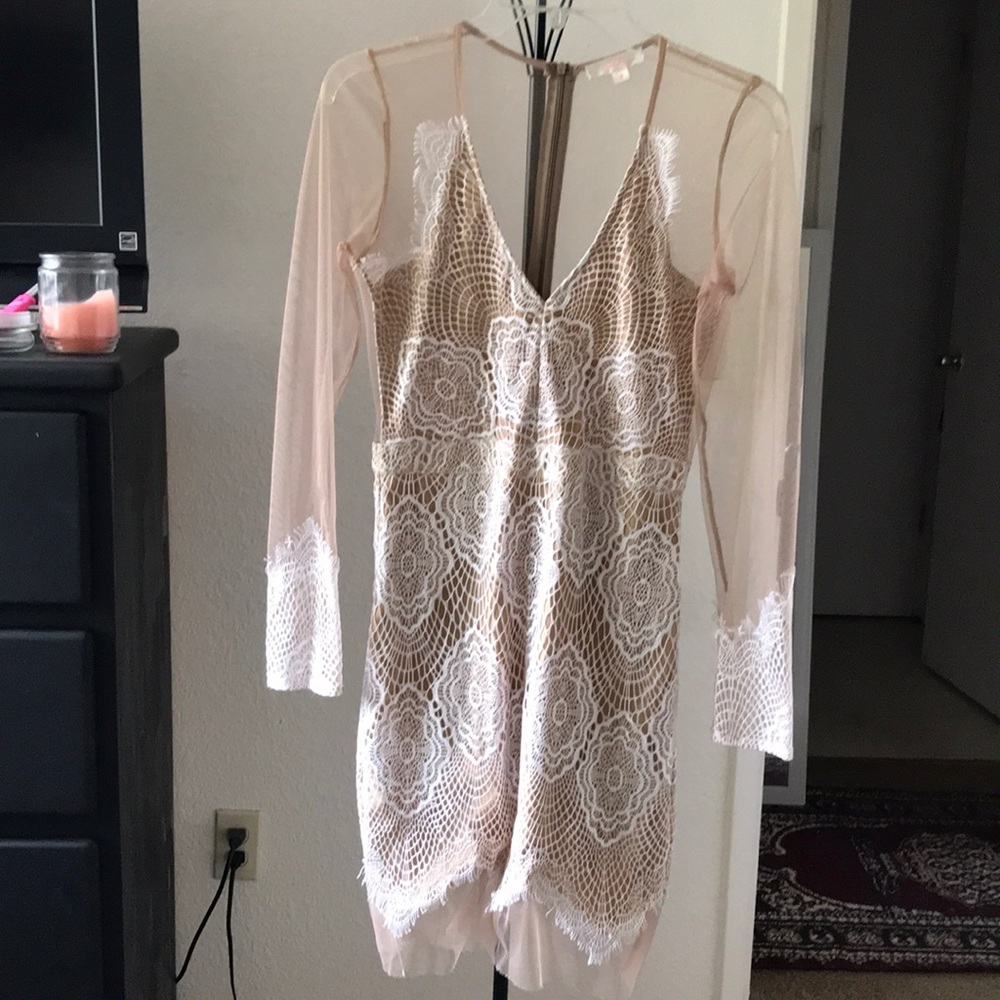 Lace Dress - Picture 3 of 6